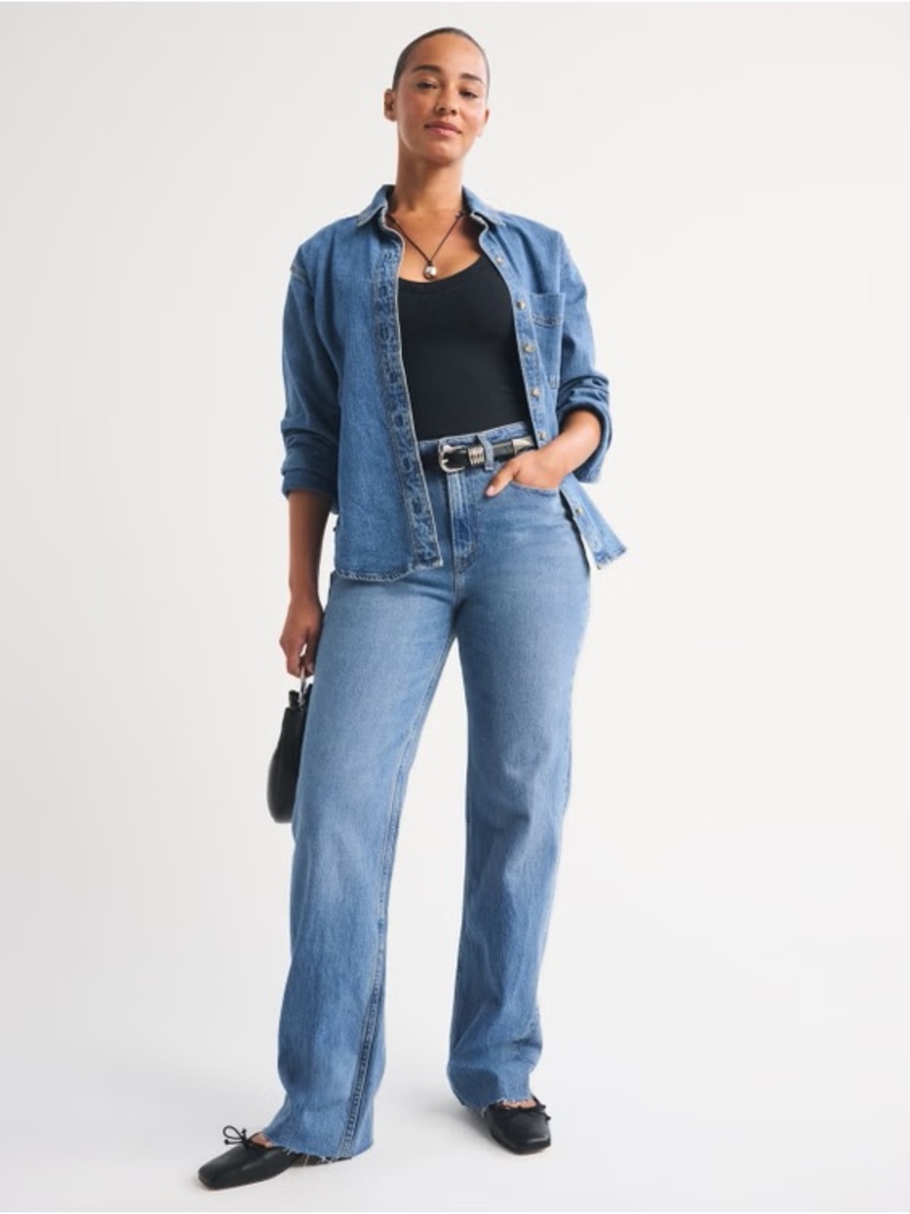 Abercrombie & Fitch Curve Love The 90's Relaxed Jean High-Rise Fray Hem